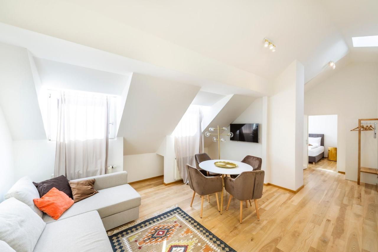 Apartments Am Glockenspielplatz Грац Екстериор снимка
