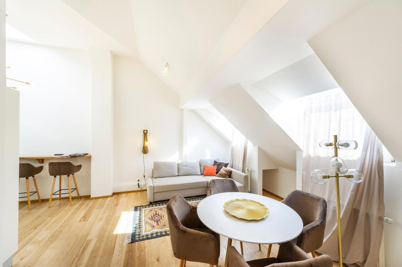 Apartments Am Glockenspielplatz Грац Екстериор снимка