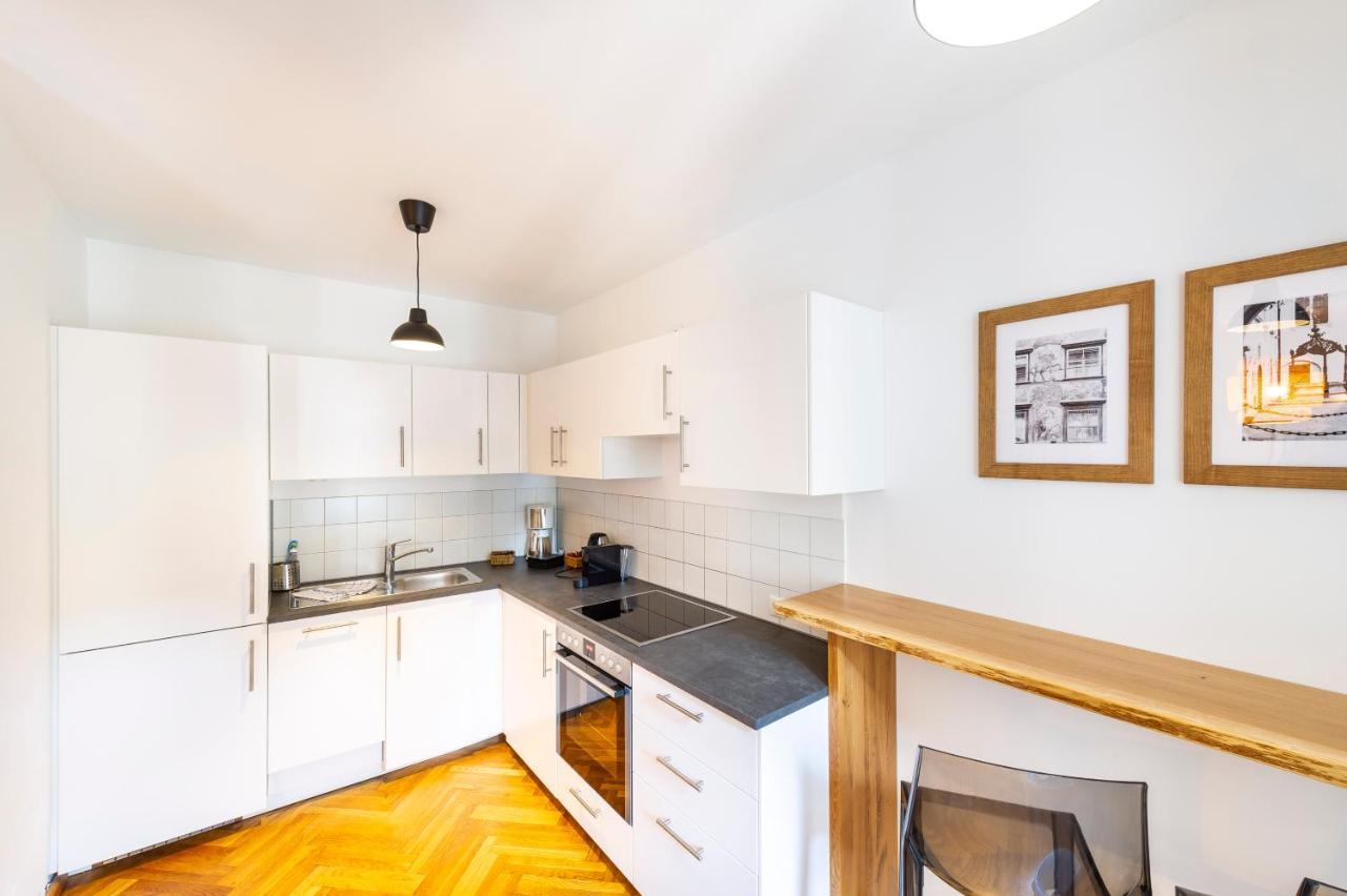 Apartments Am Glockenspielplatz Грац Екстериор снимка
