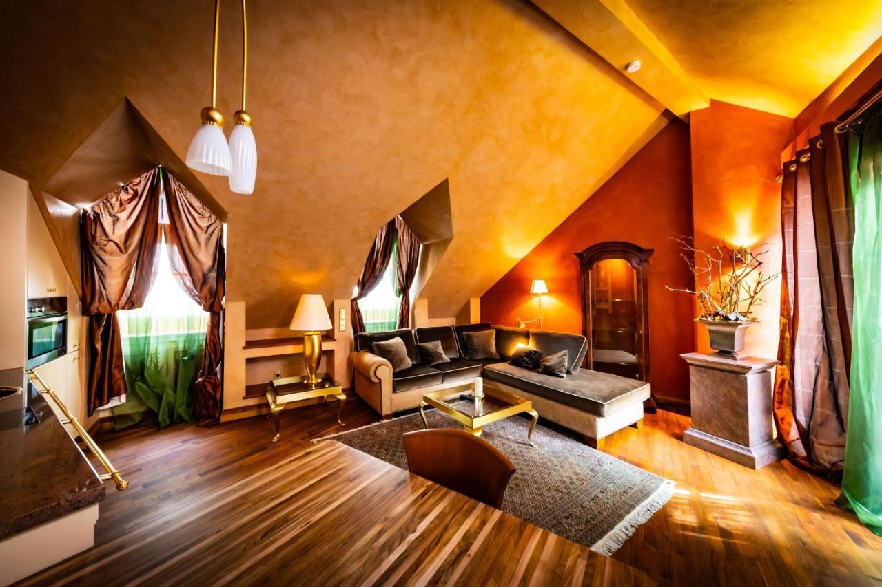 Apartments Am Glockenspielplatz Грац Екстериор снимка