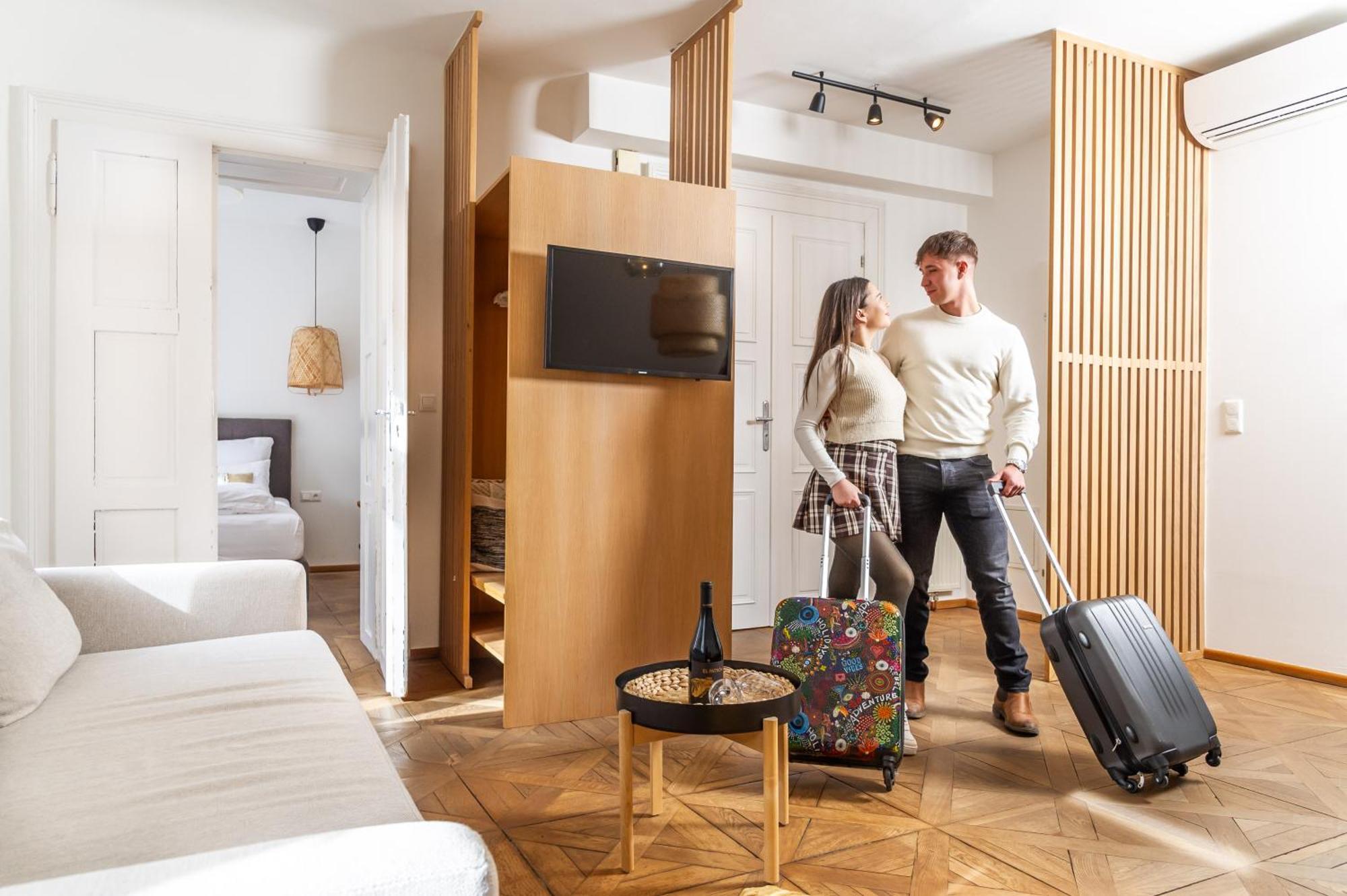 Apartments Am Glockenspielplatz Грац Екстериор снимка