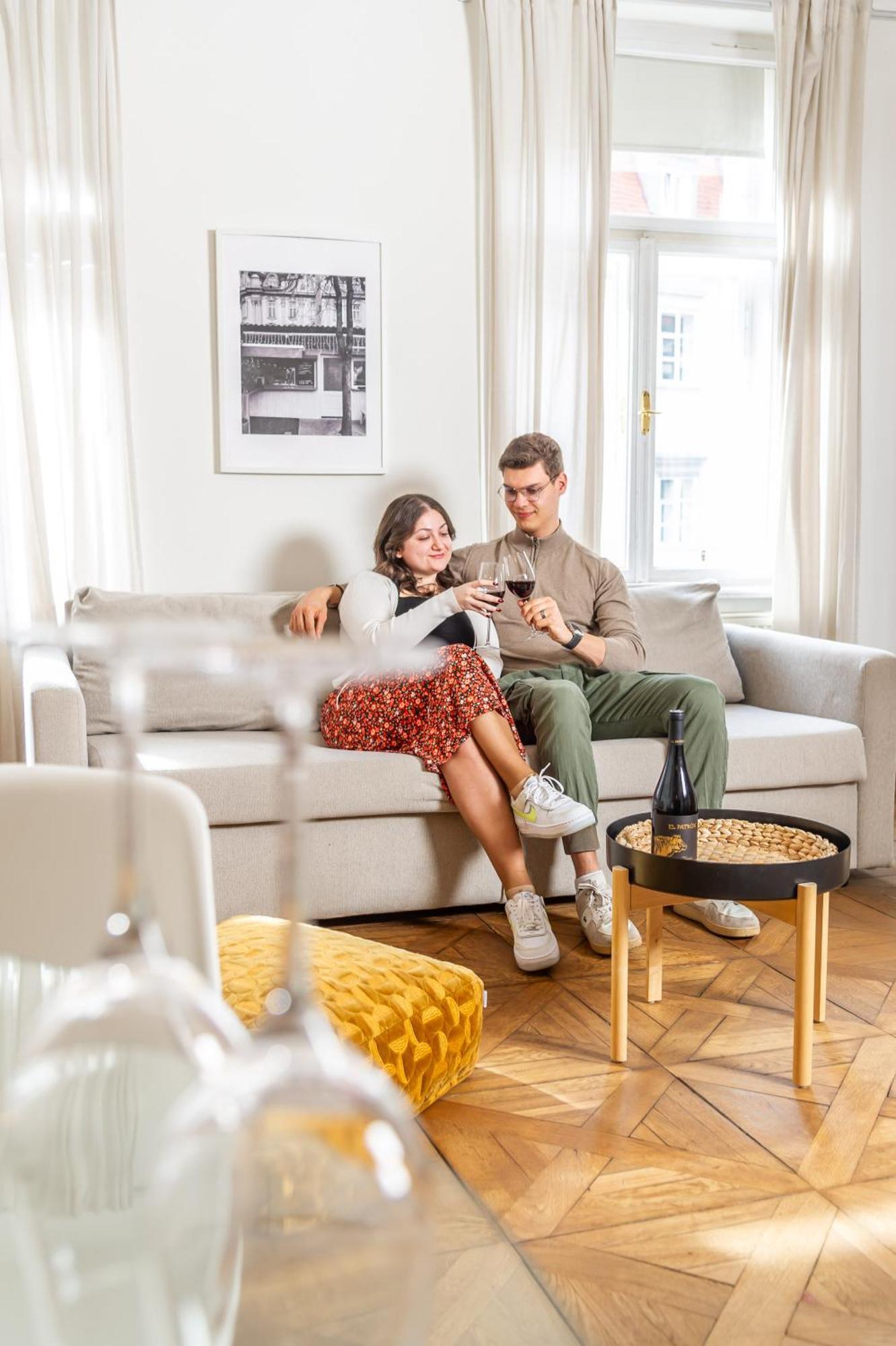 Apartments Am Glockenspielplatz Грац Екстериор снимка